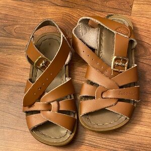 Saltwater LUXE Tan Kids Sandals